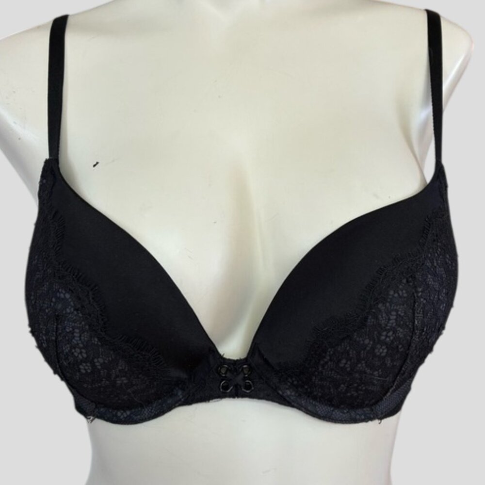 💕2/$35💕Victoria's Secret Very Sexy Black Push Up Bra Size 32D